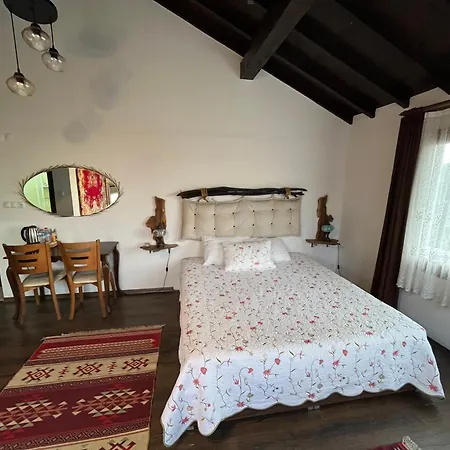 Sirince Citak Konaklari - Oezel Girisli Bed & Breakfast *